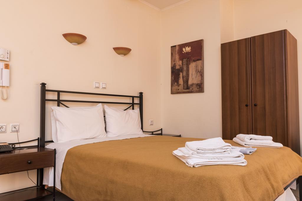 Diana Hotel Makrakomi Luaran gambar