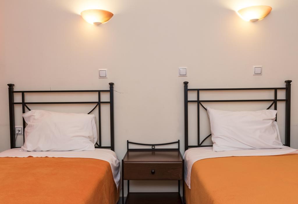 Diana Hotel Makrakomi Luaran gambar
